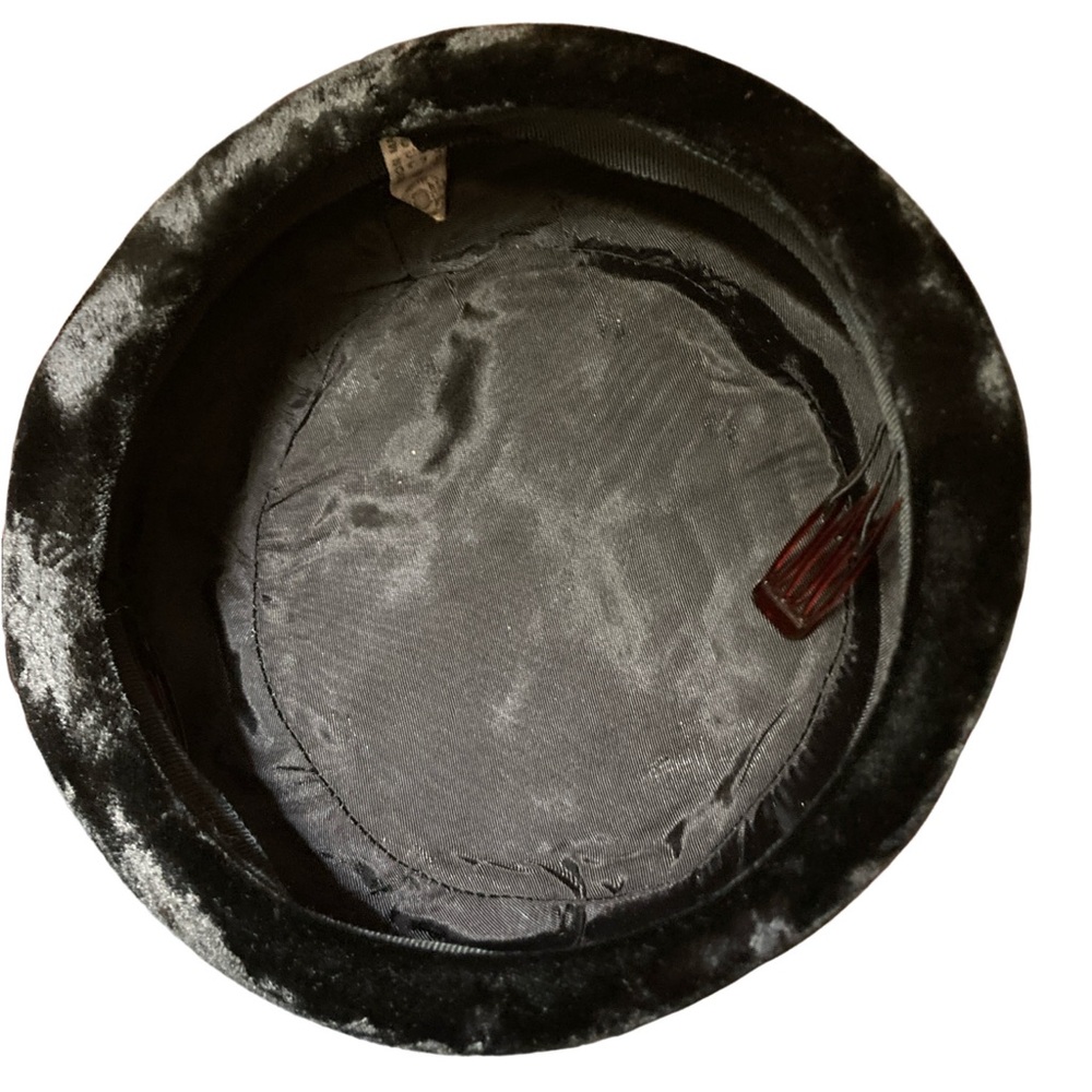 Black Velvet Union Made Pill Box Hat EXCELLENT CONDITION!!!! Still has Combs! - Picture 3 of 9